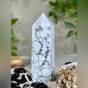 2172 Howlite Crystal Point